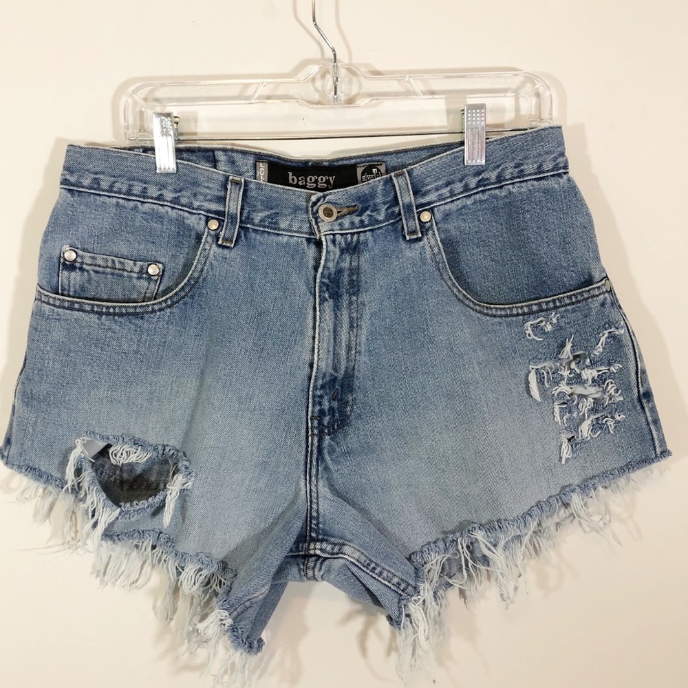 Levi’s Upcycled Destroyed Cutoffs boyfriend 33 14